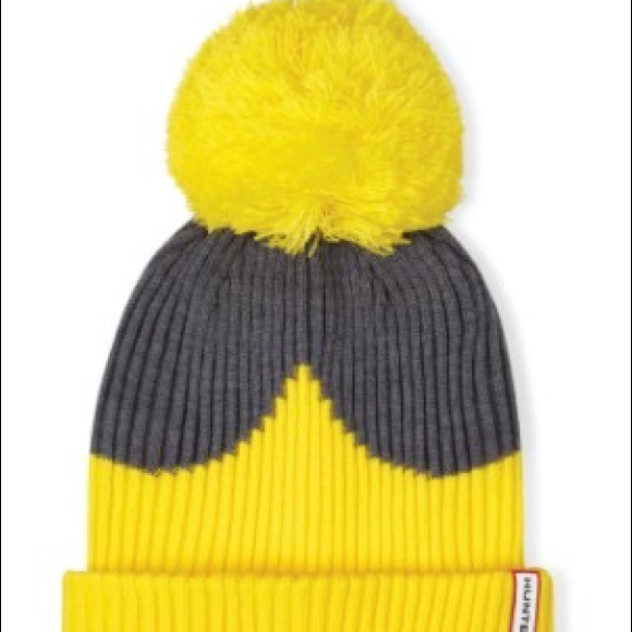 ❤️❤️PRELOVED❤️❤️ HUNTER Original Moustache Beanie Bobble Hat and Scarf - Picture 4 of 12